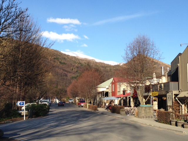  Arrowtown: a small but cute and cosy town 20 minutes from Queenstown 