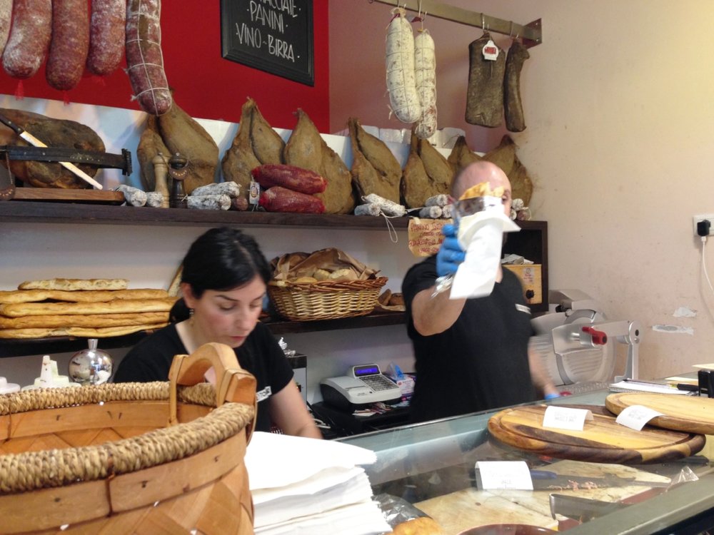  Pana e Toscano: getting a Tuscan sandwich is an experience not to be missed!  